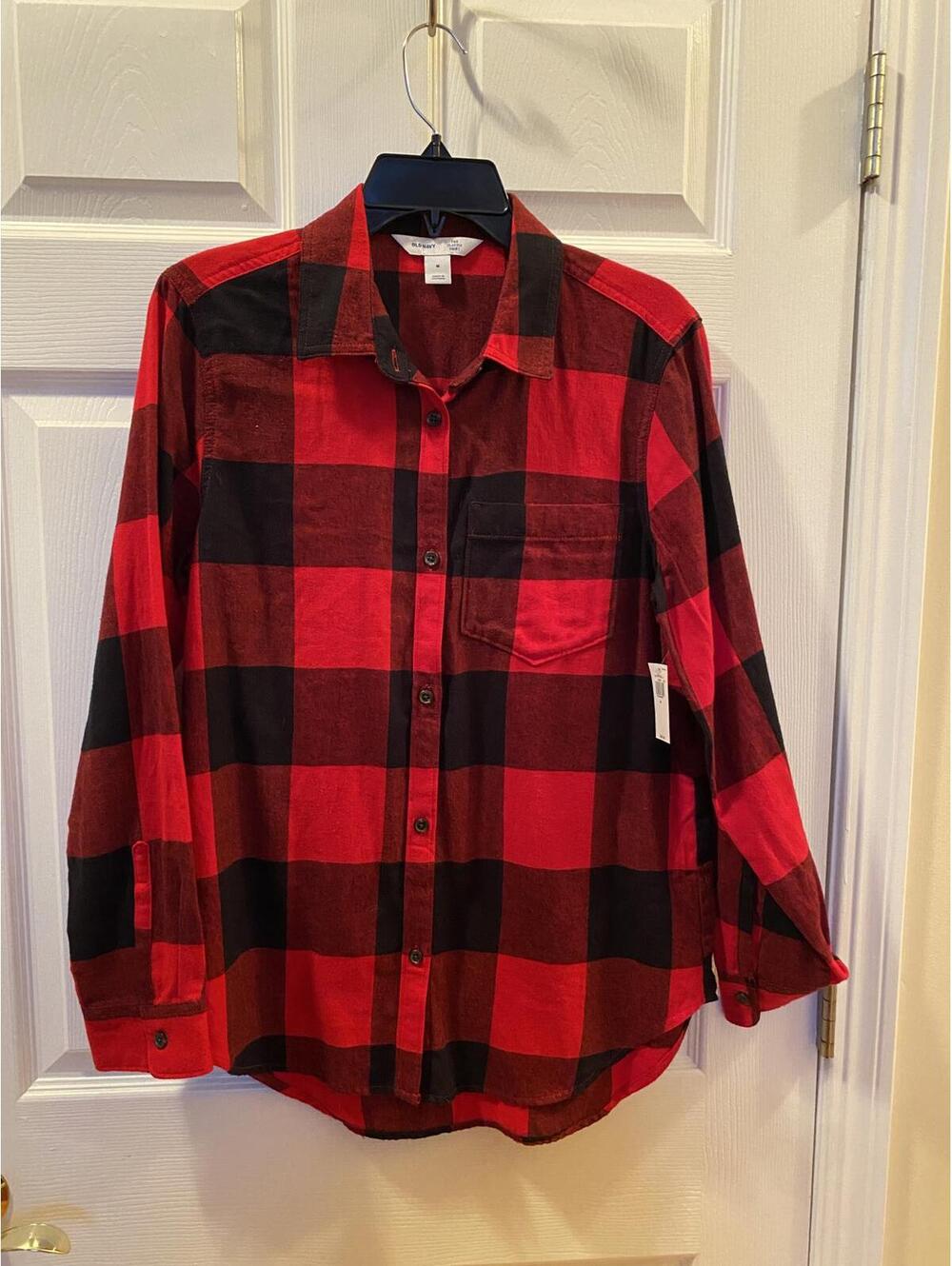 Old Navy women’s Red and Black Plaid Button-Up Medium Shirt